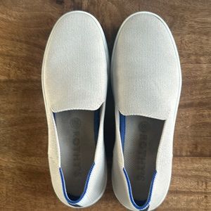 Rothy’s original slip on sneaker in Sand women’s 6.5